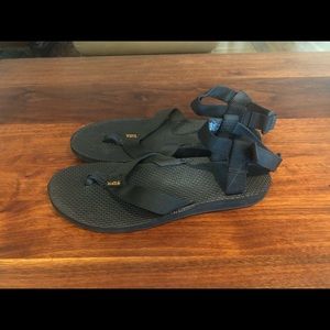 Women’s Teva Thong Sandals